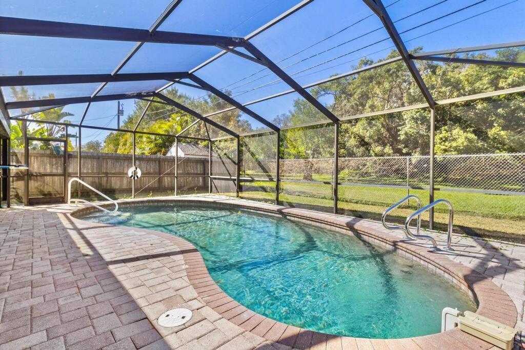 Perfect For Family Gatherings With A Heated Pool! - Clearwater'S Clear Choice Exterior photo