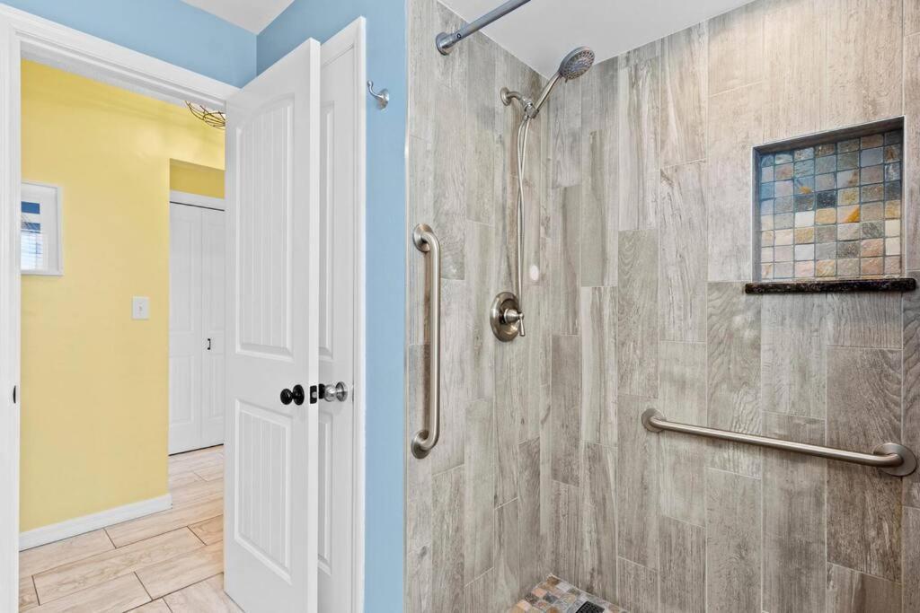 Perfect For Family Gatherings With A Heated Pool! - Clearwater'S Clear Choice Exterior photo